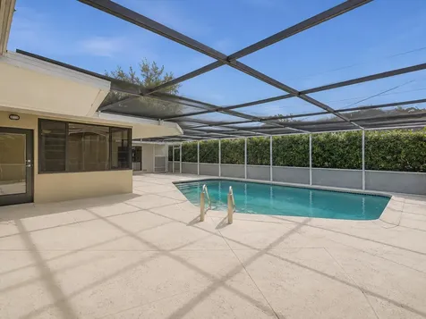 19321 NE 18th Place Miami FL 33179