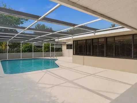 19321 NE 18th Place Miami FL 33179