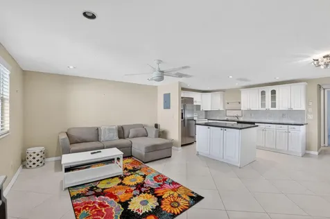258 Monaco F Delray Beach FL 33446