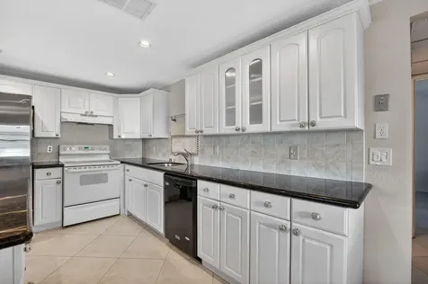 258 Monaco F Delray Beach FL 33446