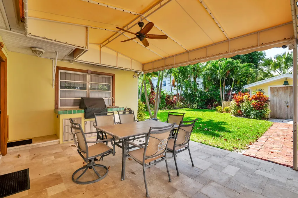 326 Marlborough Place West Palm Beach FL 33405
