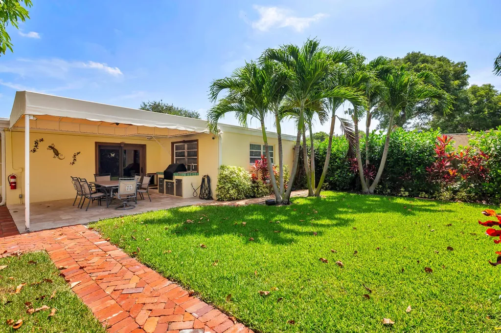 326 Marlborough Place West Palm Beach FL 33405
