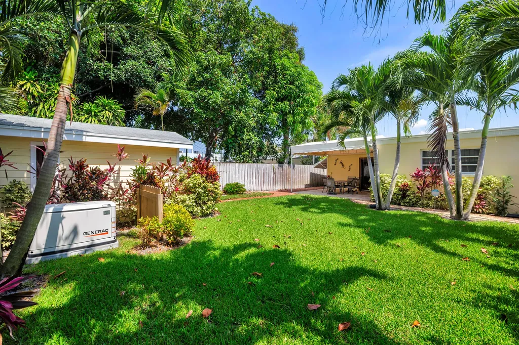 326 Marlborough Place West Palm Beach FL 33405