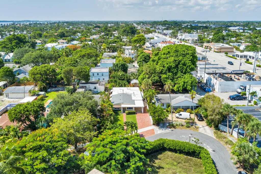 326 Marlborough Place West Palm Beach FL 33405