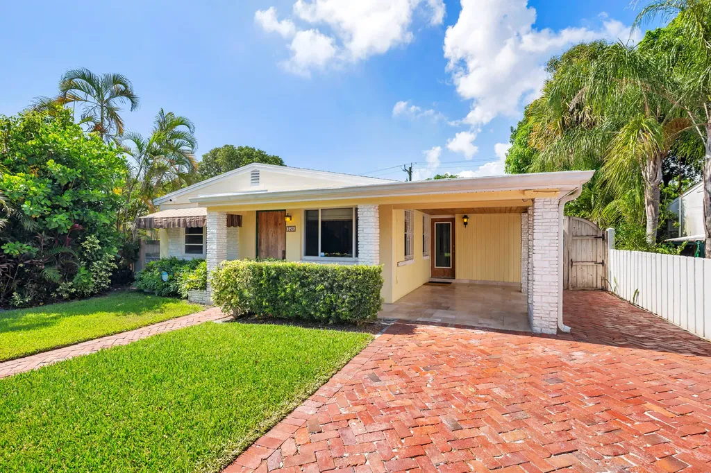 326 Marlborough Place West Palm Beach FL 33405