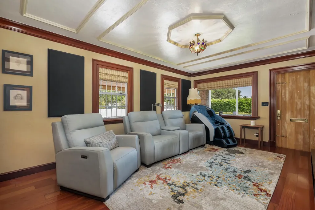 326 Marlborough Place West Palm Beach FL 33405
