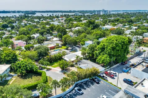 326 Marlborough Place West Palm Beach FL 33405