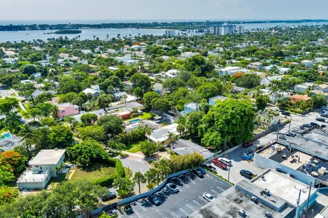 326 Marlborough Place West Palm Beach FL 33405