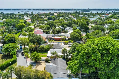 326 Marlborough Place West Palm Beach FL 33405