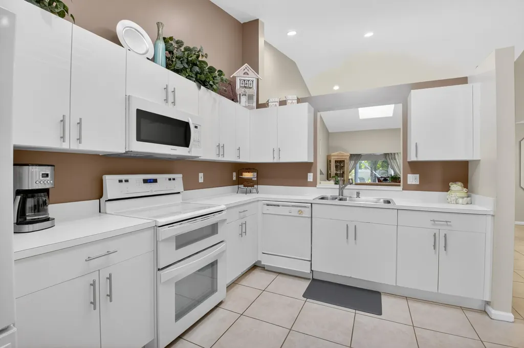 5590 Royal Lake Circle Boynton Beach FL 33437
