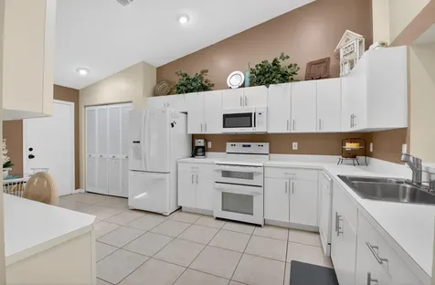 5590 Royal Lake Circle Boynton Beach FL 33437