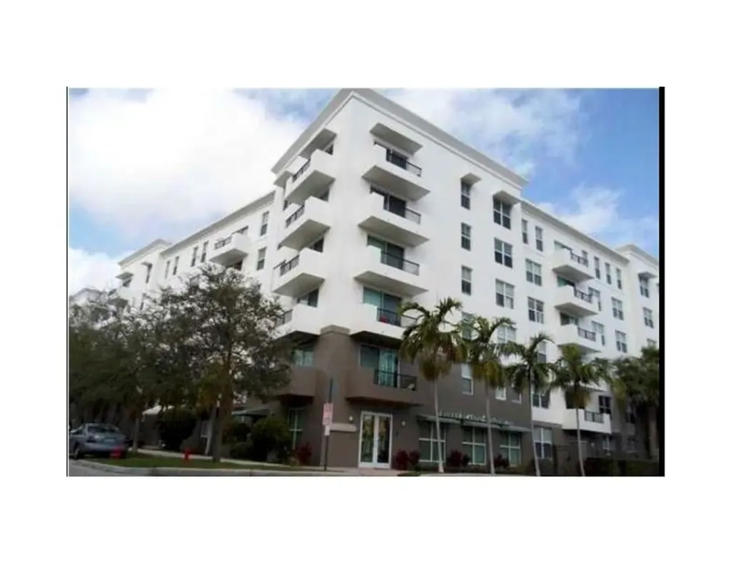 2421 NE 65th Street Fort Lauderdale FL 33308