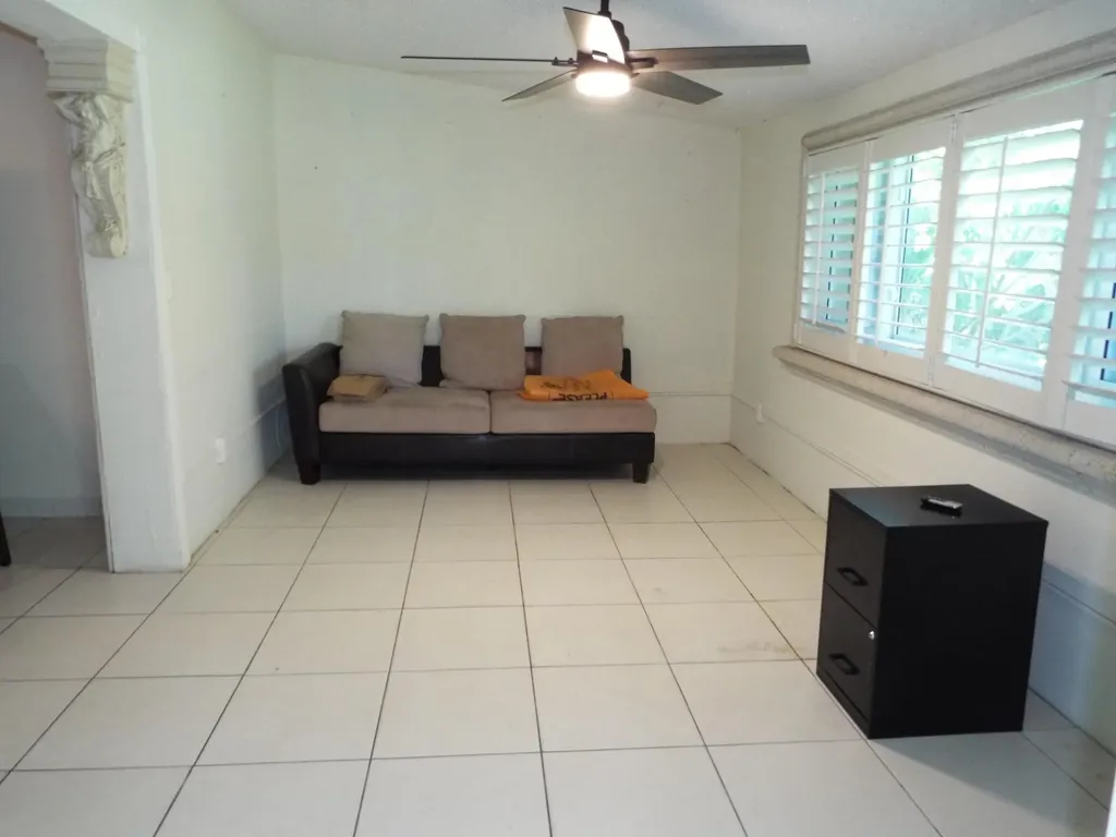 490 SE 3rd Avenue Pompano Beach FL 33060