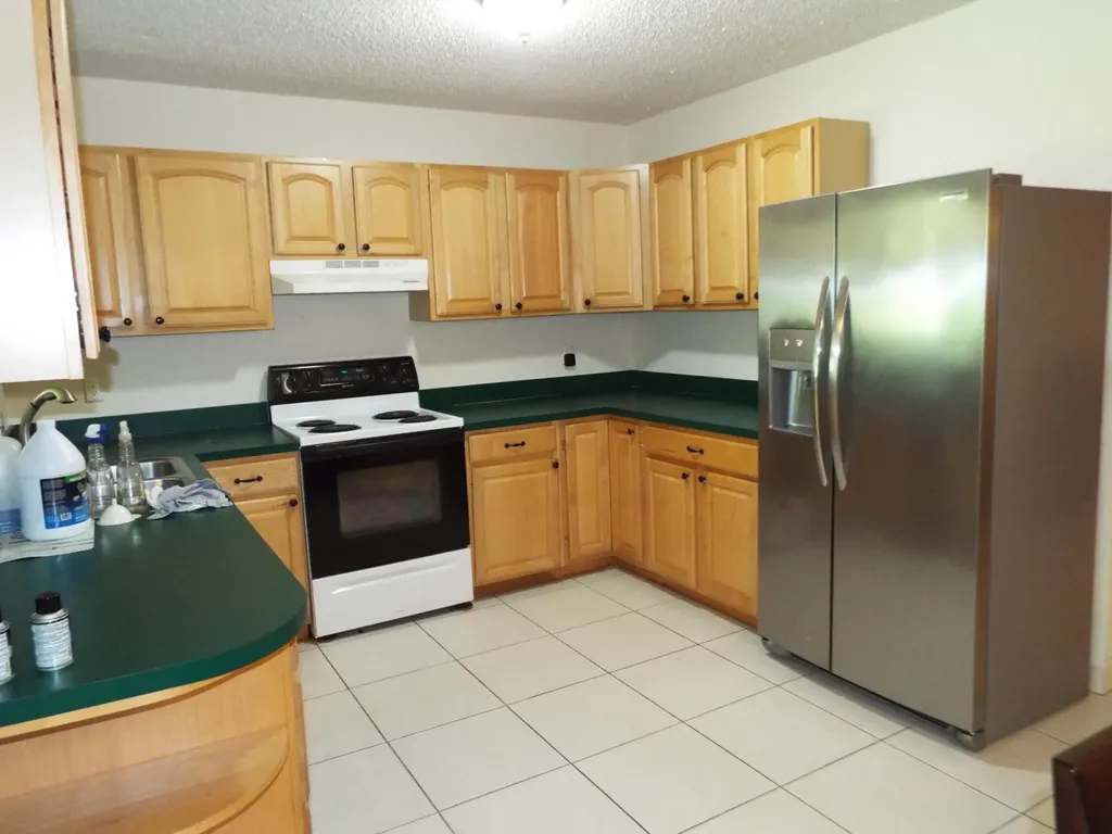 490 SE 3rd Avenue Pompano Beach FL 33060