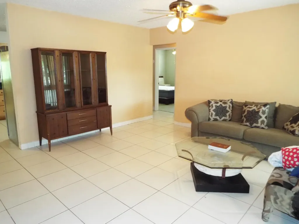 490 SE 3rd Avenue Pompano Beach FL 33060