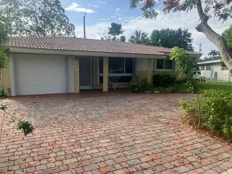 490 SE 3rd Avenue Pompano Beach FL 33060