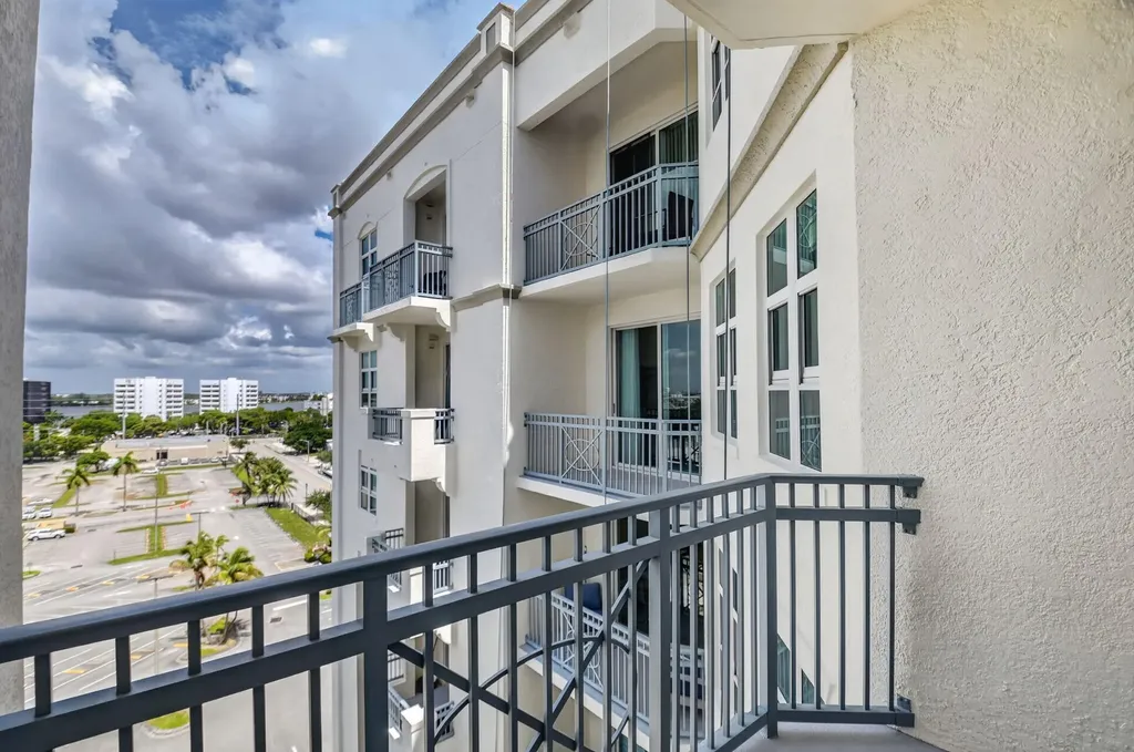 403 S Sapodilla Avenue West Palm Beach FL 33401