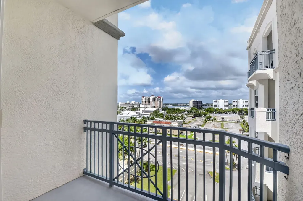 403 S Sapodilla Avenue West Palm Beach FL 33401
