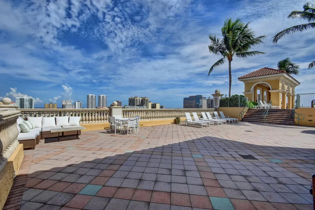 403 S Sapodilla Avenue West Palm Beach FL 33401