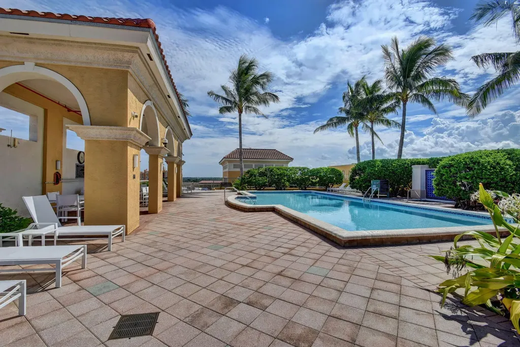 403 S Sapodilla Avenue West Palm Beach FL 33401