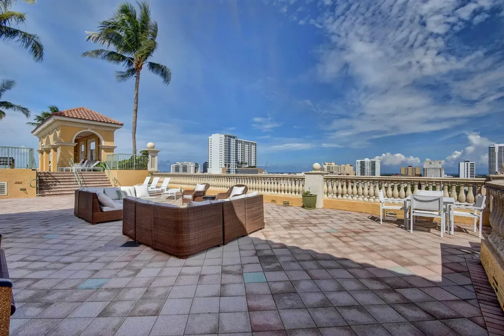 403 S Sapodilla Avenue West Palm Beach FL 33401