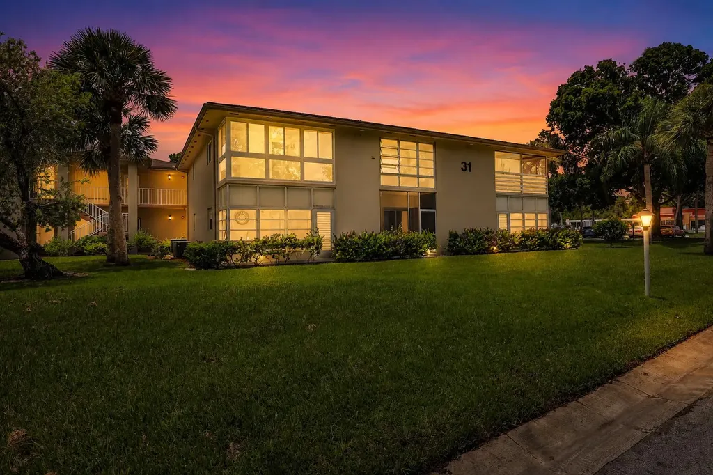 31 Lake Vista Trail Port St Lucie FL 34952