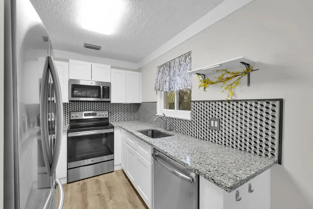 31 Lake Vista Trail Port St Lucie FL 34952