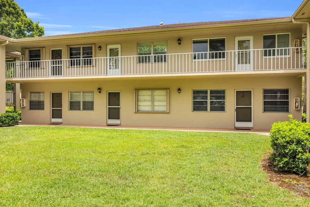 31 Lake Vista Trail Port St Lucie FL 34952