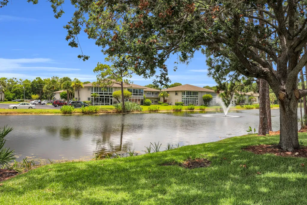 31 Lake Vista Trail Port St Lucie FL 34952