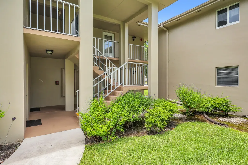 31 Lake Vista Trail Port St Lucie FL 34952