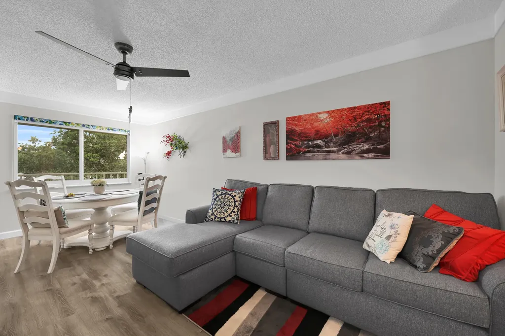 31 Lake Vista Trail Port St Lucie FL 34952