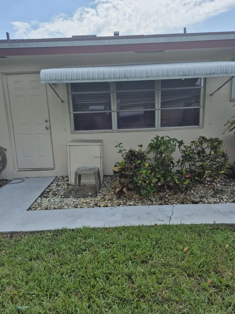 4530 NW 3rd Street Delray Beach FL 33445