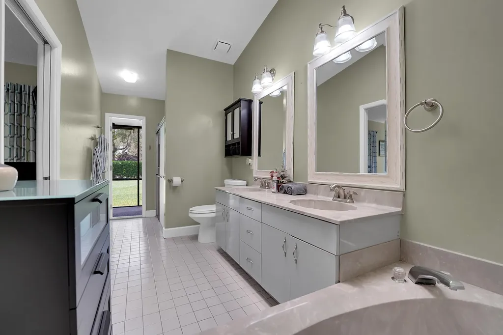 8670 NW 56th Street Coral Springs FL 33067