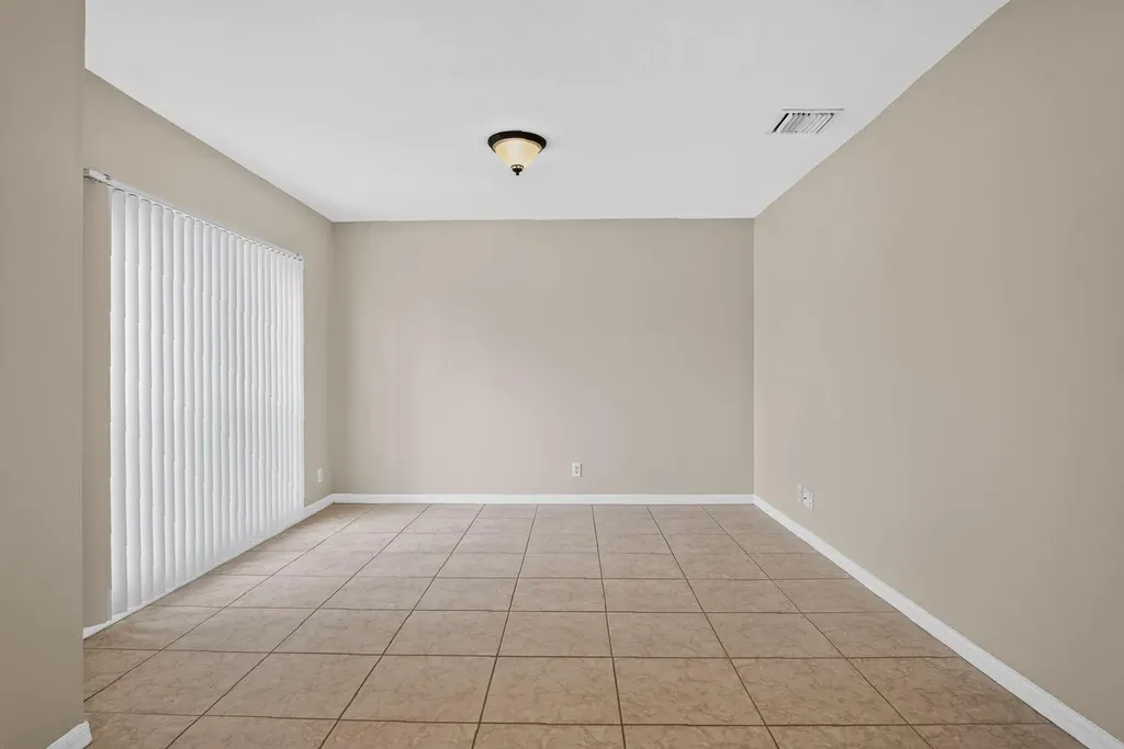 522 SW Mccomb Avenue Port St Lucie FL 34953