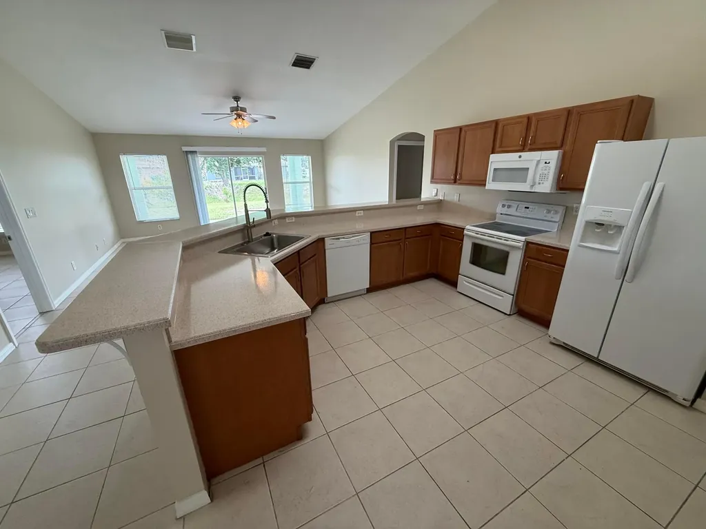 522 SW Mccomb Avenue Port St Lucie FL 34953