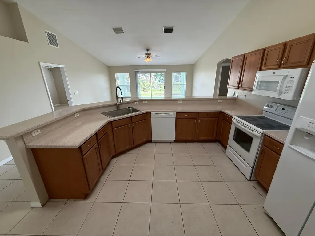 522 SW Mccomb Avenue Port St Lucie FL 34953
