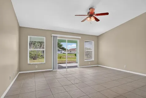 522 SW Mccomb Avenue Port St Lucie FL 34953
