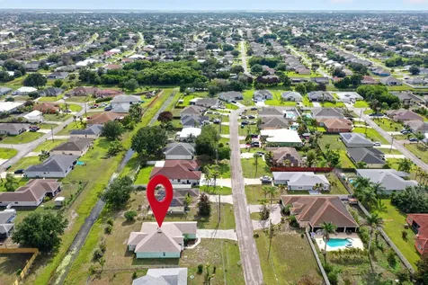 522 SW Mccomb Avenue Port St Lucie FL 34953