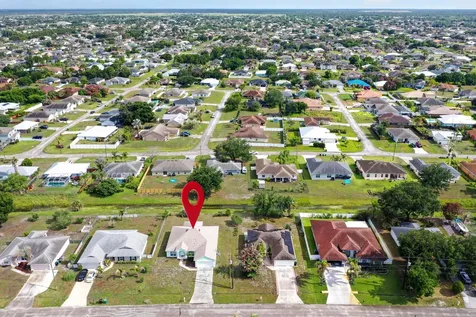 522 SW Mccomb Avenue Port St Lucie FL 34953