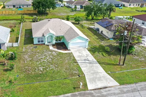 522 SW Mccomb Avenue Port St Lucie FL 34953