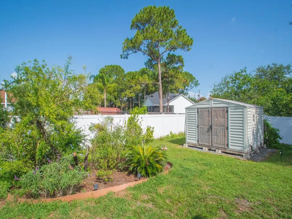 2101 SW Alloway Avenue Port St Lucie FL 34953