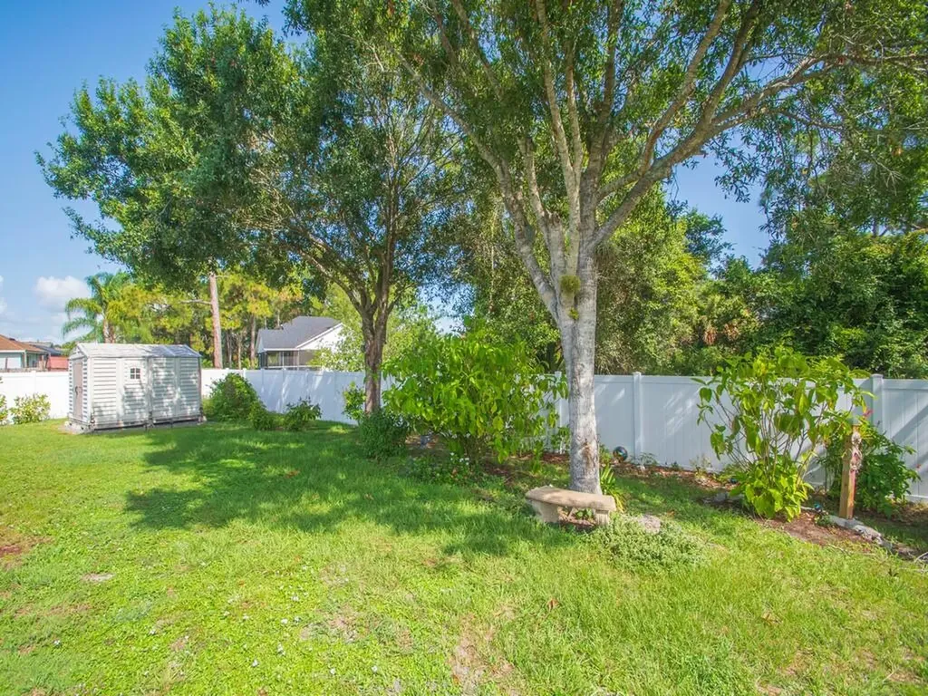 2101 SW Alloway Avenue Port St Lucie FL 34953