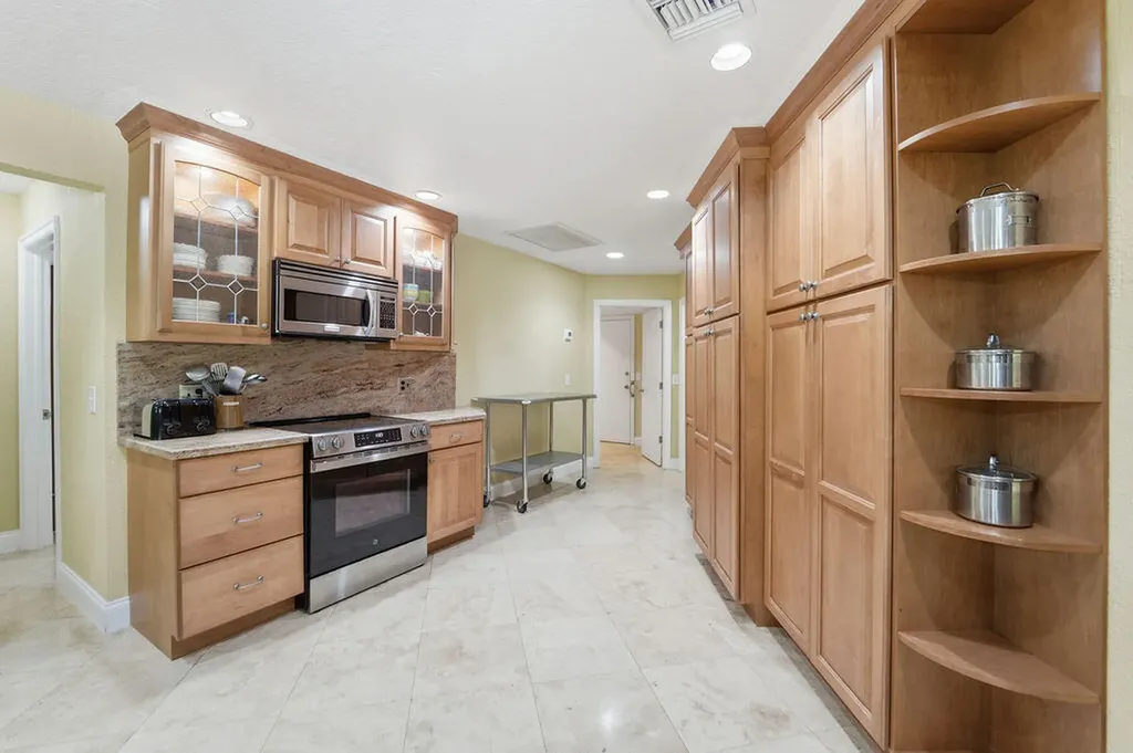 6499 Brandon Street Palm Beach Gardens FL 33418