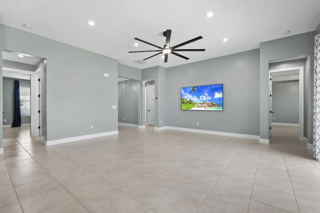 4497 SW Farmington Street Port St Lucie FL 34953