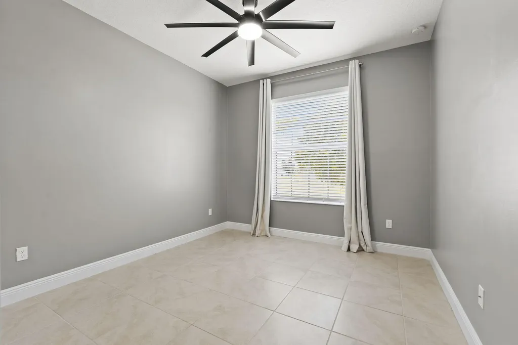 4497 SW Farmington Street Port St Lucie FL 34953