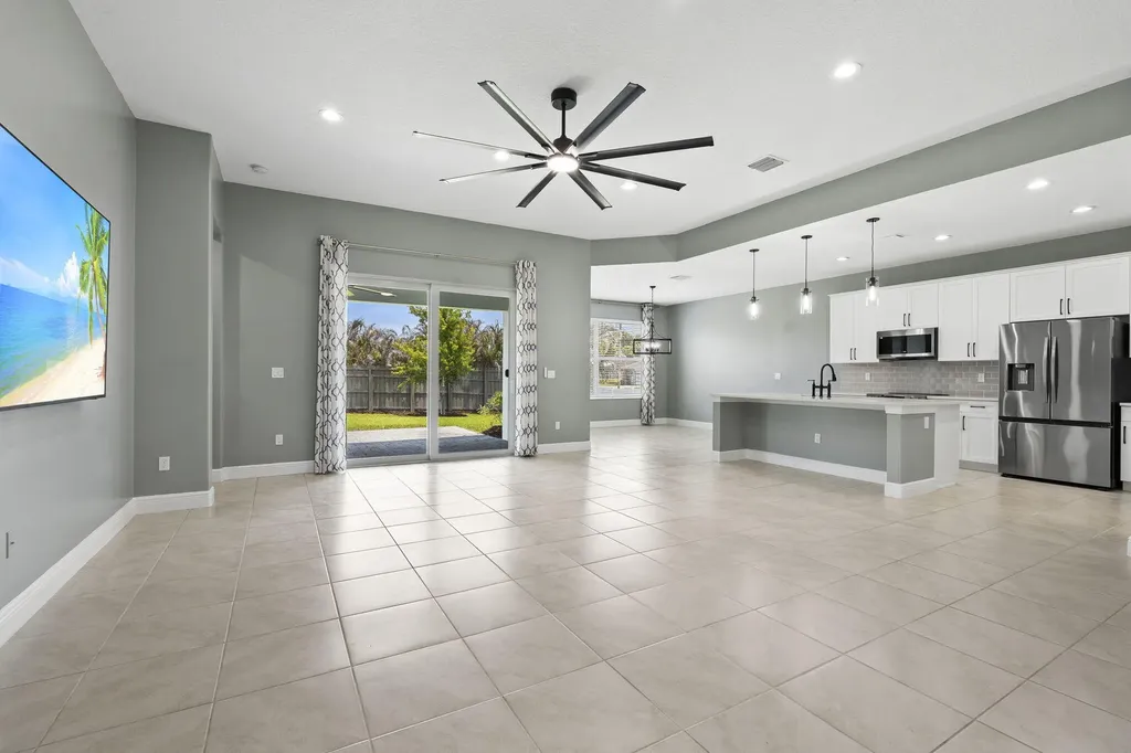 4497 SW Farmington Street Port St Lucie FL 34953