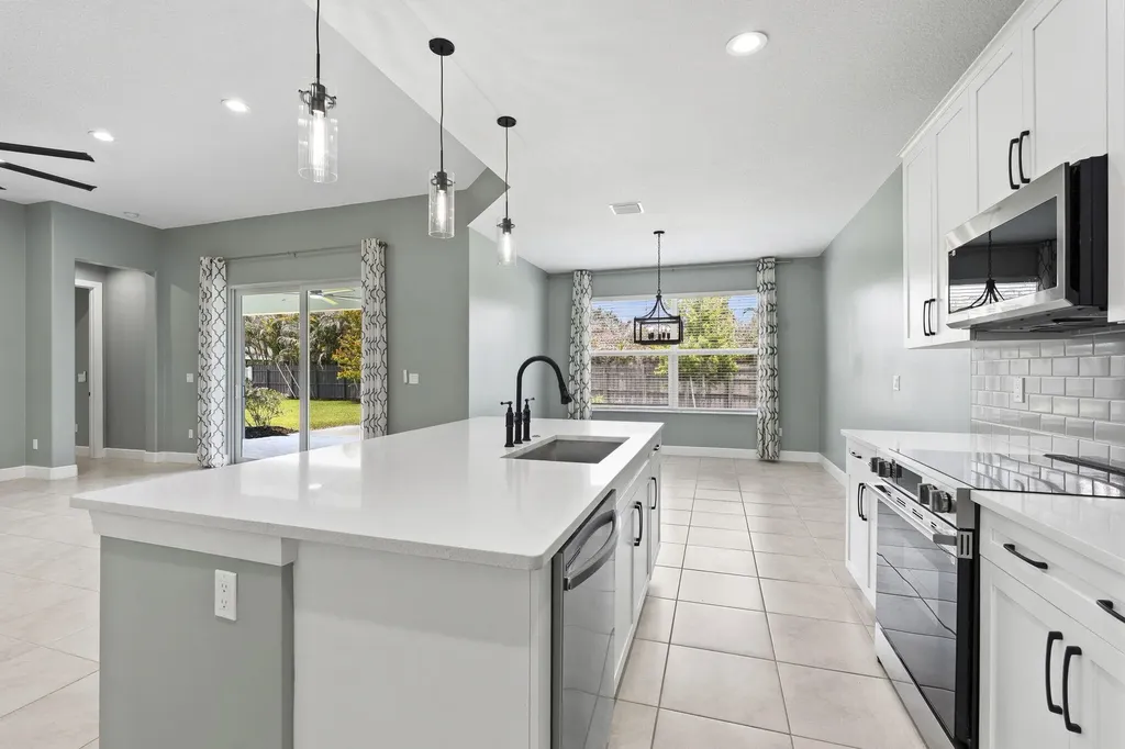 4497 SW Farmington Street Port St Lucie FL 34953