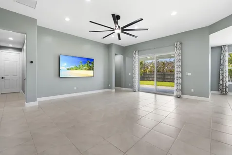 4497 SW Farmington Street Port St Lucie FL 34953