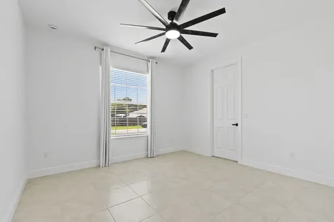 4497 SW Farmington Street Port St Lucie FL 34953