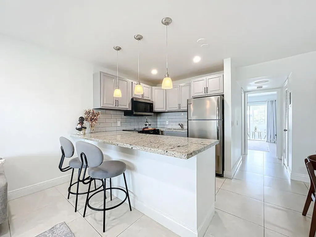 410 Chatham T West Palm Beach FL 33417